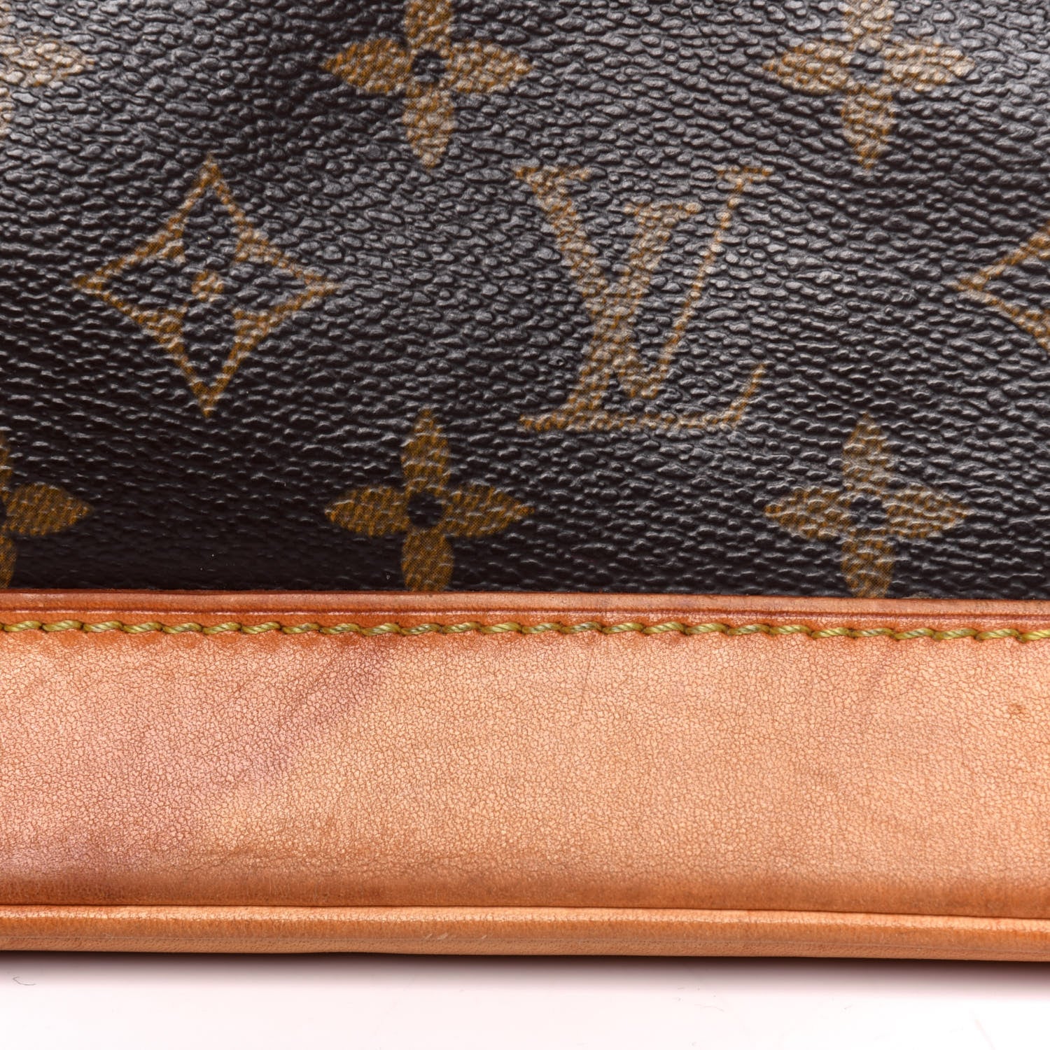 Louis Vuitton Monogram Alma PM 25 of 36