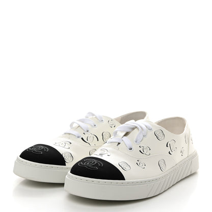Chanel Printed Calfskin Grosgrain CC Sneakers 39 White Black 3 of 9