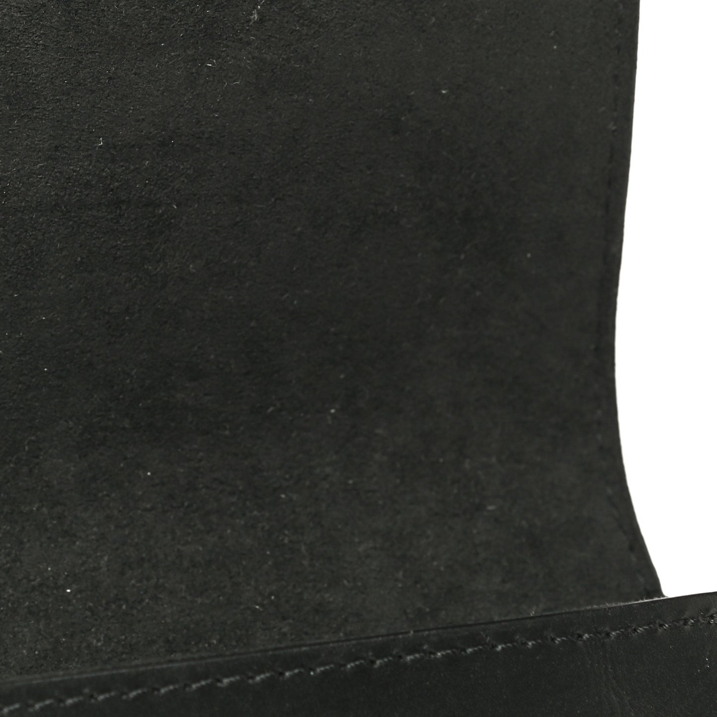 Calfskin Chain Louise GM NM Black