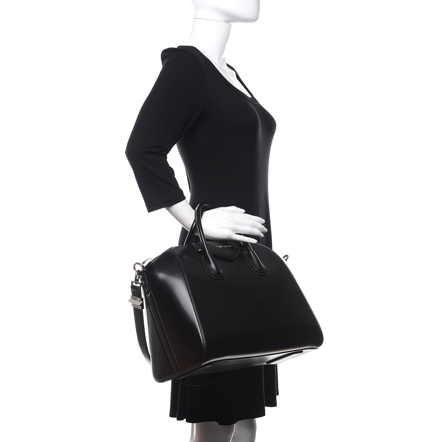 Shiny Lord Calfskin Medium Antigona Black