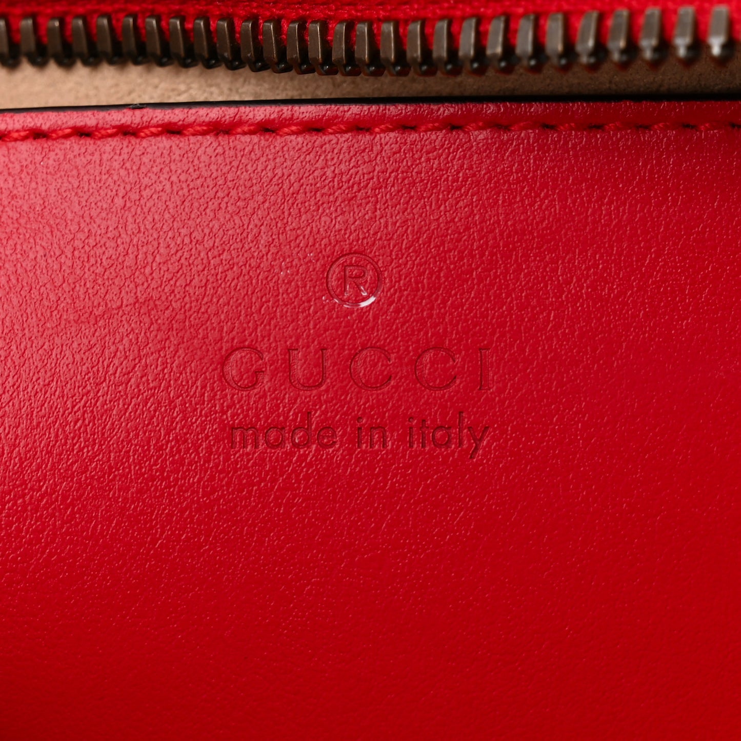 Calfskin Matelasse Small GG Marmont Chain Shoulder Bag Hibiscus Red