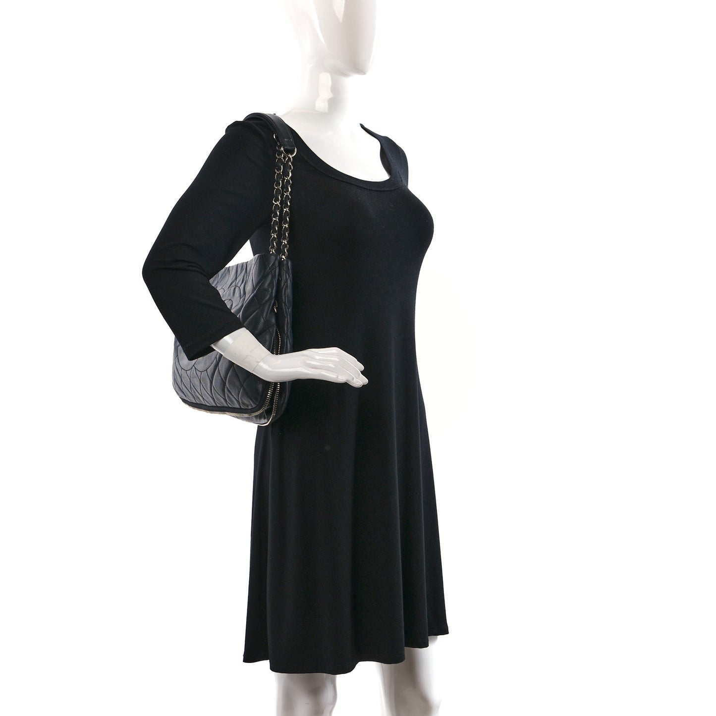 Caviar Quilted Expandable Zip Shoulder Bag Black