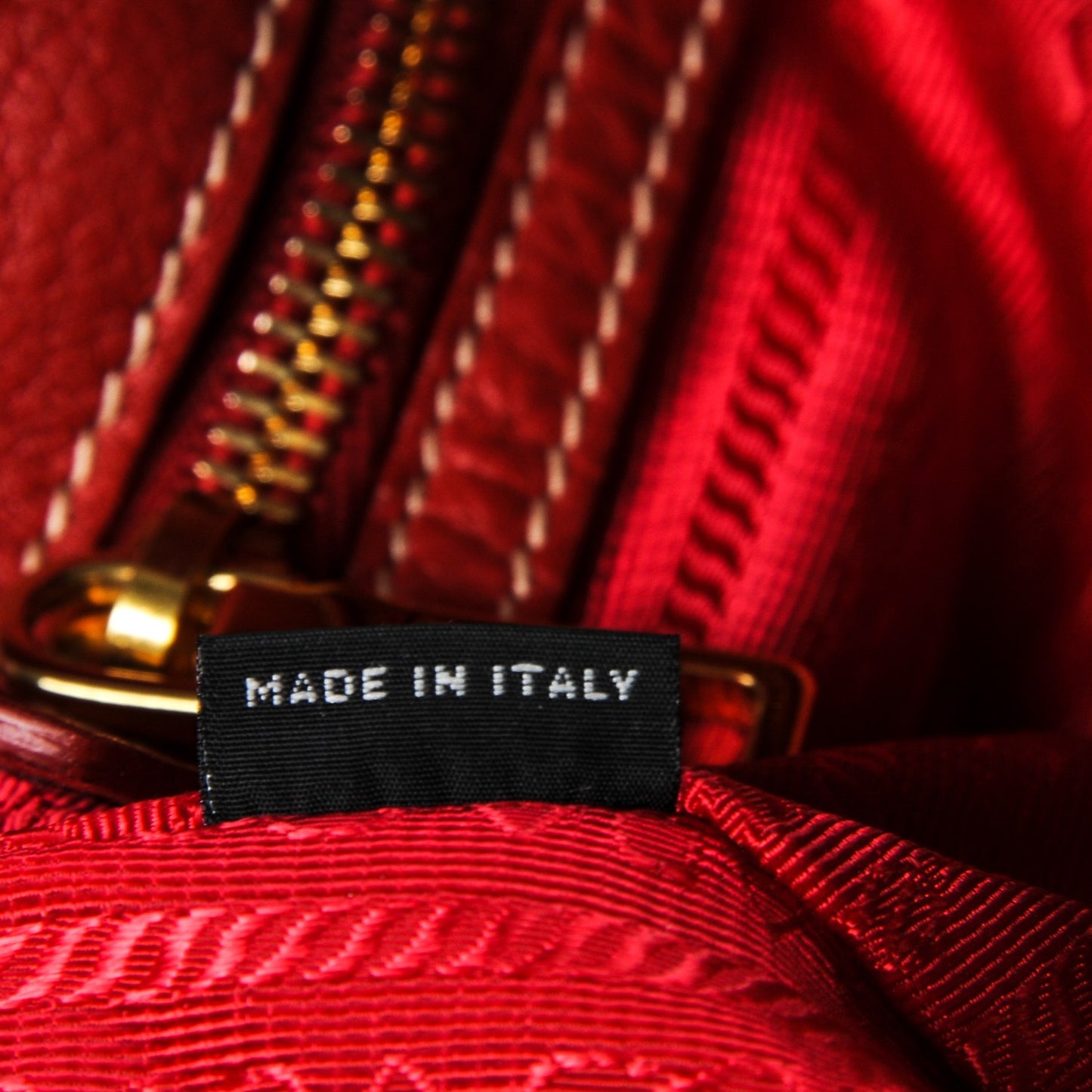 Vitello Daino Tote Rosso