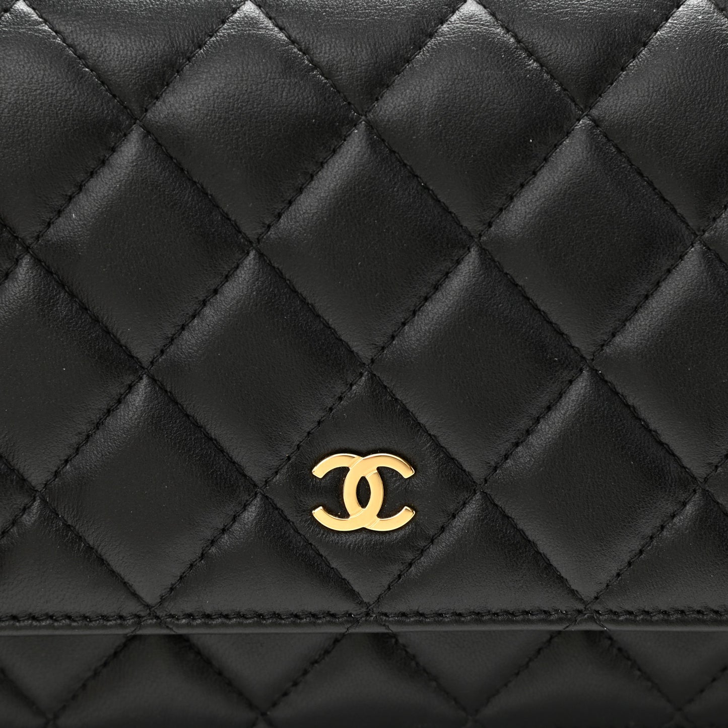 Lambskin Quilted Wallet On Chain WOC Black