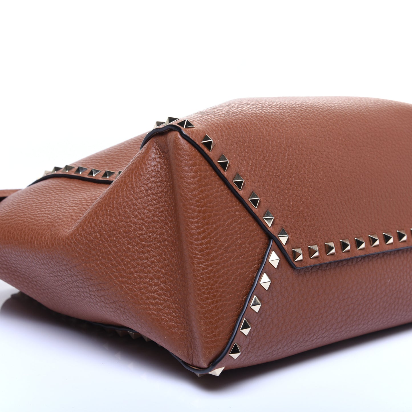 Pebbled Calfskin Rockstud Bucket Bag Saddle Brown