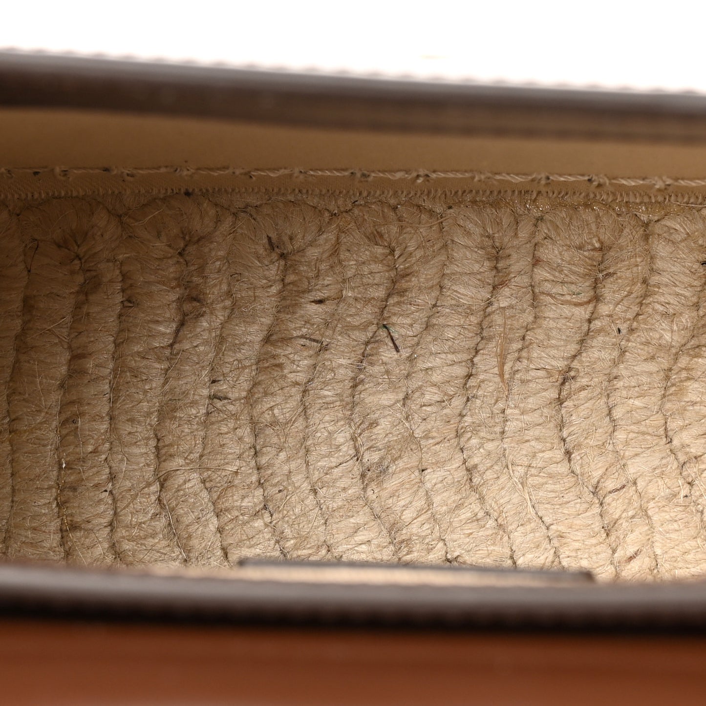 Smooth Calfskin Raffia Le Chiquito Moyen Corado Brown