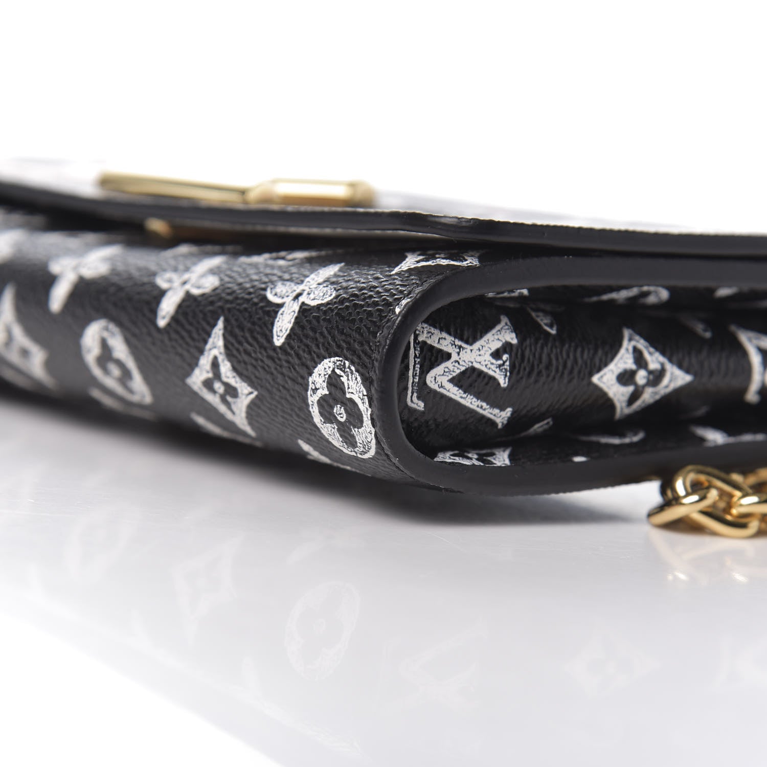 Louis Vuitton Catogram Twist Chain Wallet Black 8 of 10
