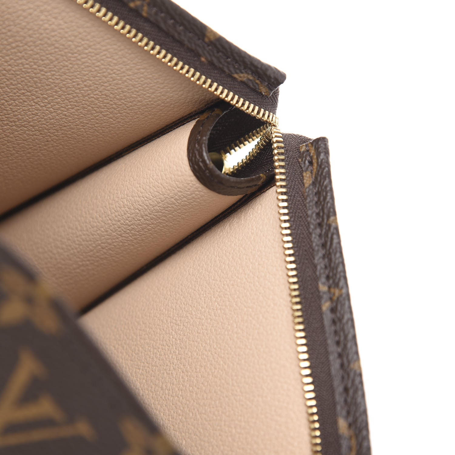 Louis Vuitton Monogram Toiletry Pouch 26 6 of 10