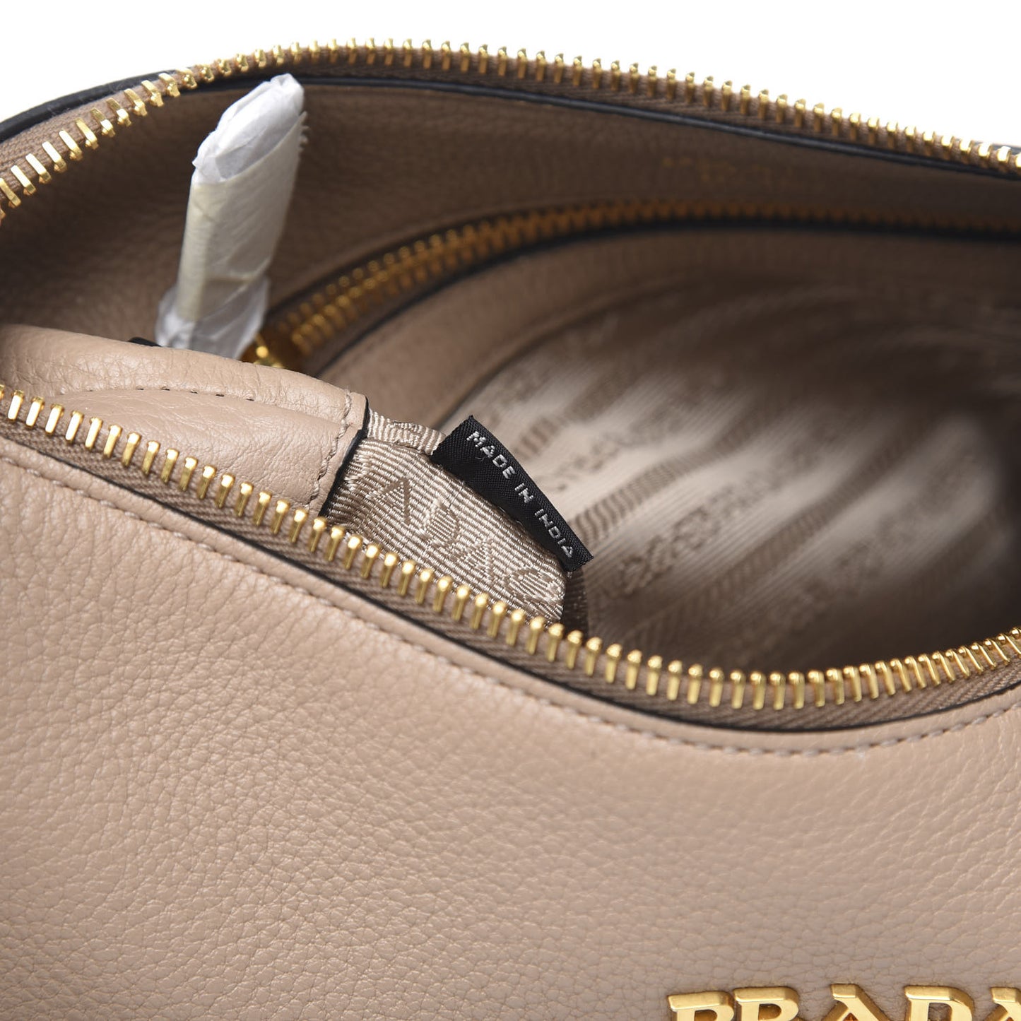 Vitello Daino Zippered Hobo Messenger Cammeo