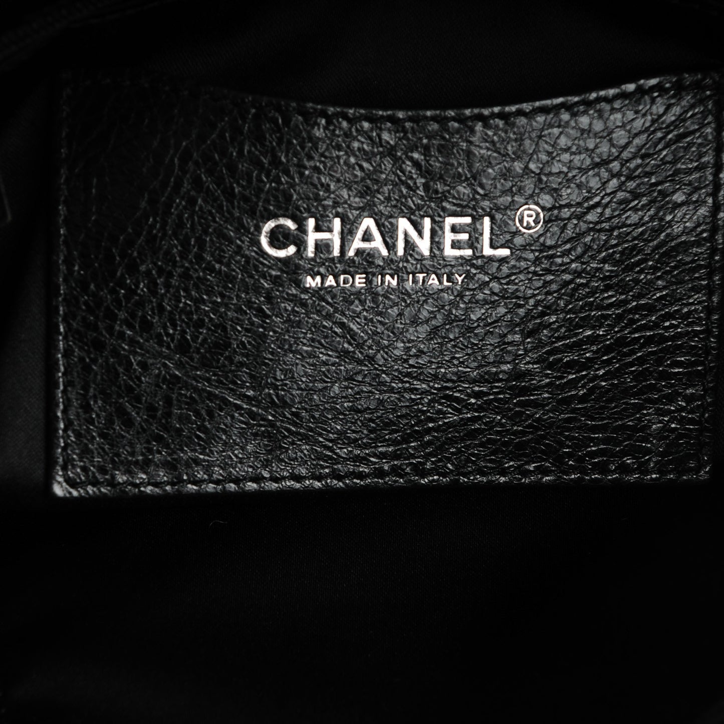 Glazed Calfskin XL On The Road Flap Black