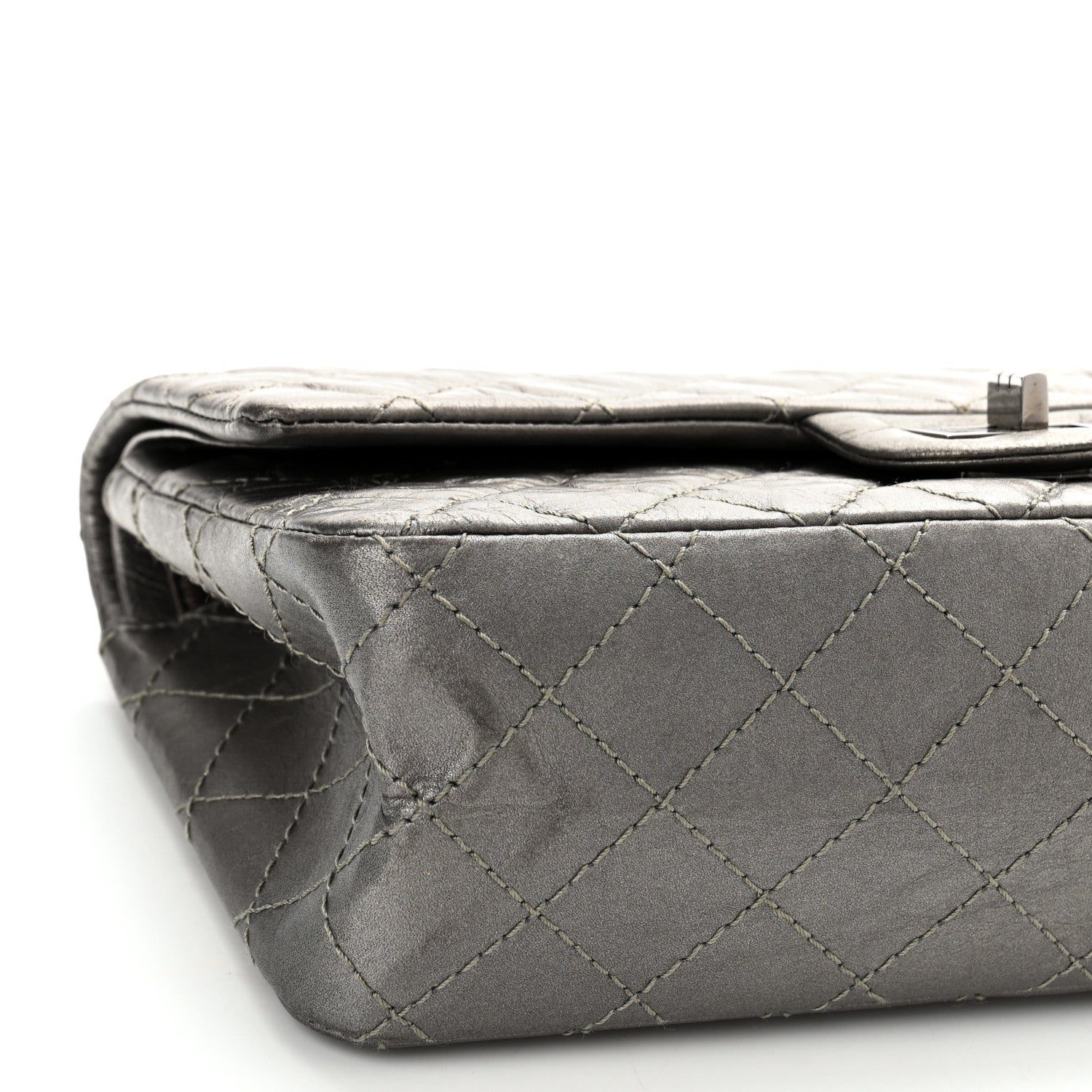 Chanel Metallic Aged Calfskin 2.55 Reissue 225 Flap Silver 9 of 10