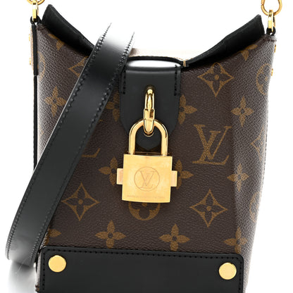 Louis Vuitton Reverse Monogram Bento Box 7 of 9
