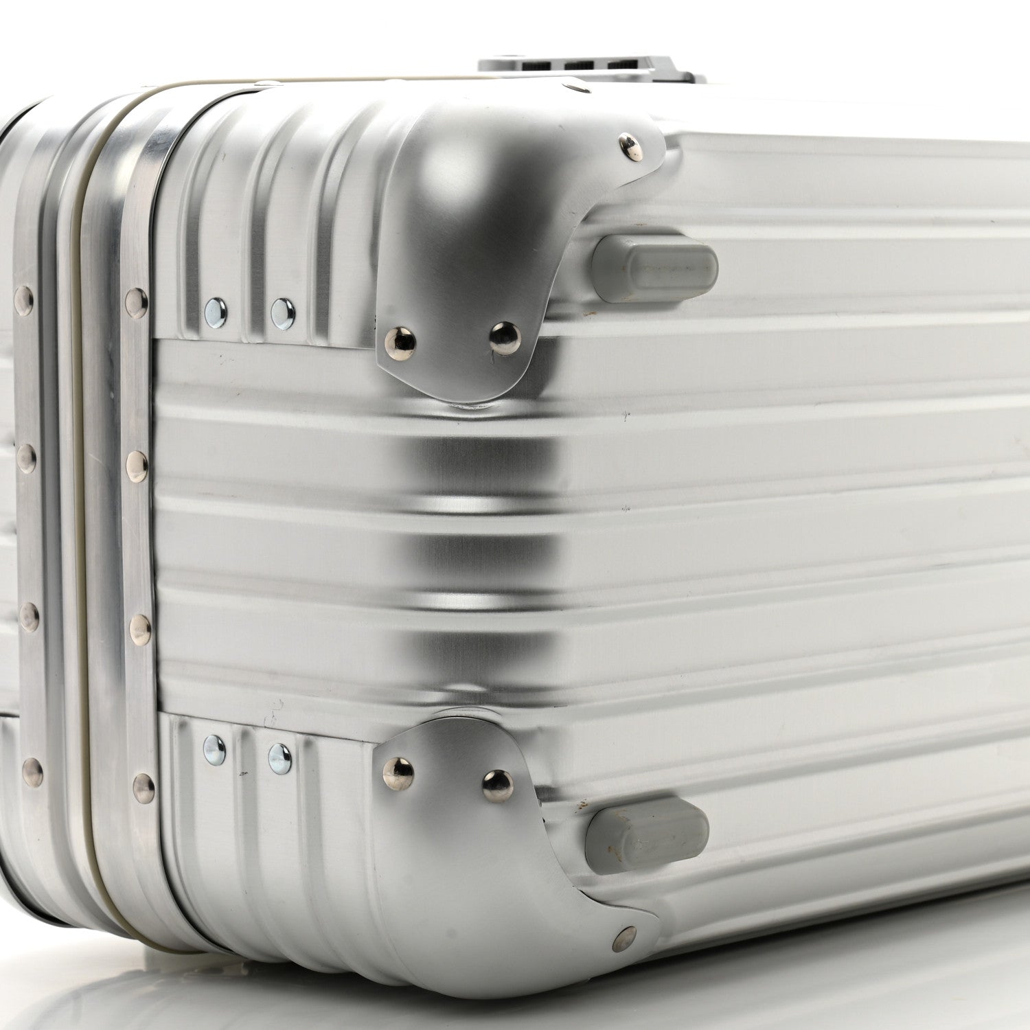 Rimowa Aluminum Topas Vanity Case Silver 9 of 20