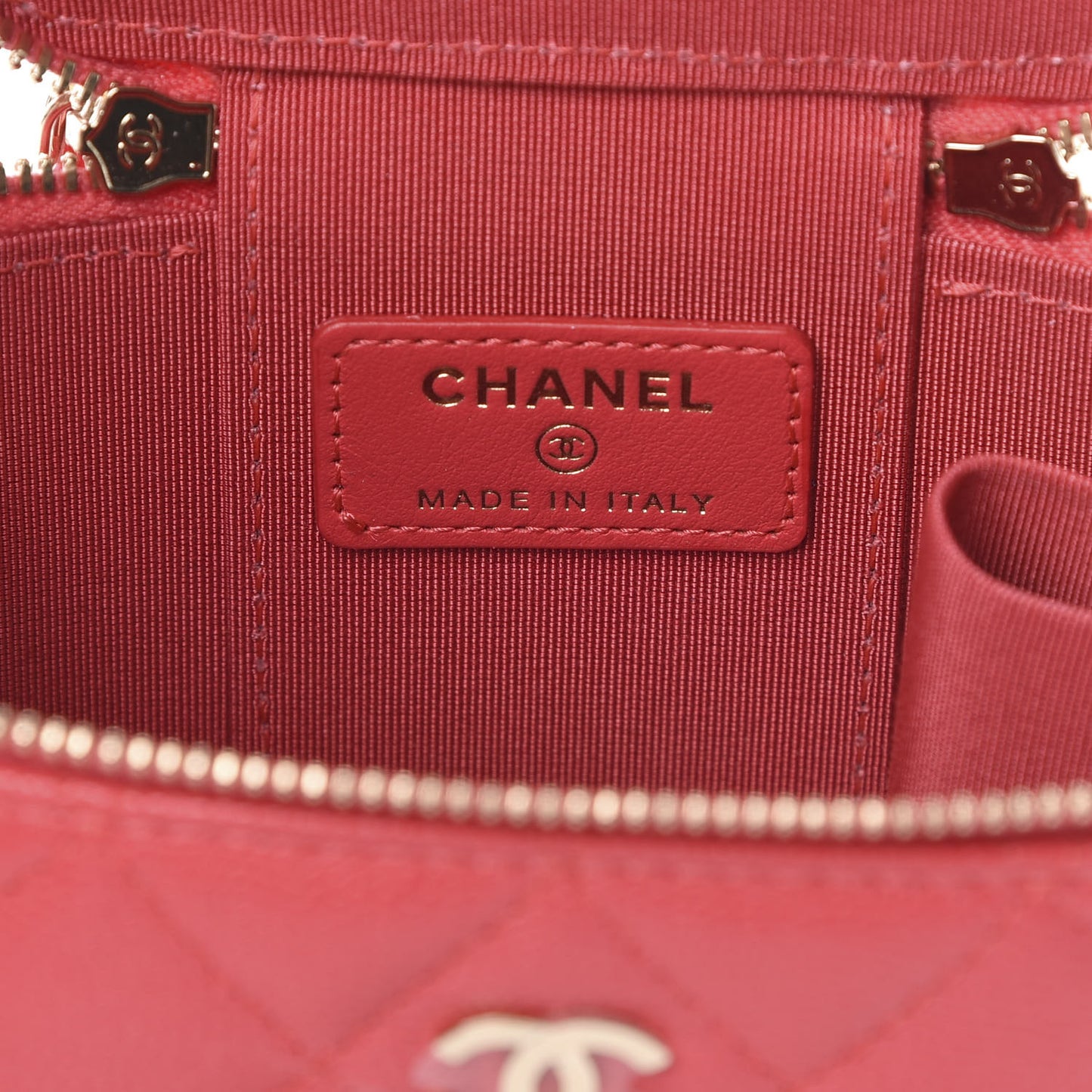 Caviar Quilted Mini Vanity Case With Chain Red