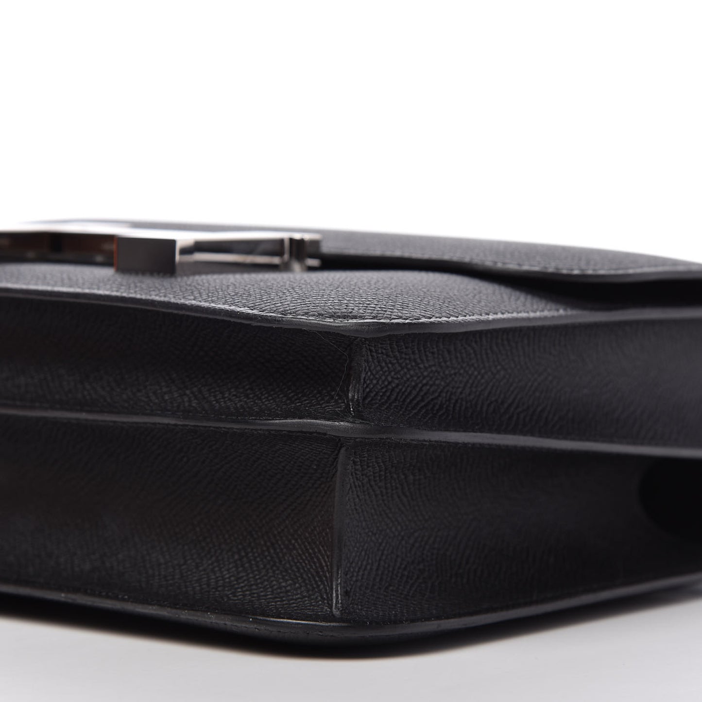 Epsom Constance 24 Black