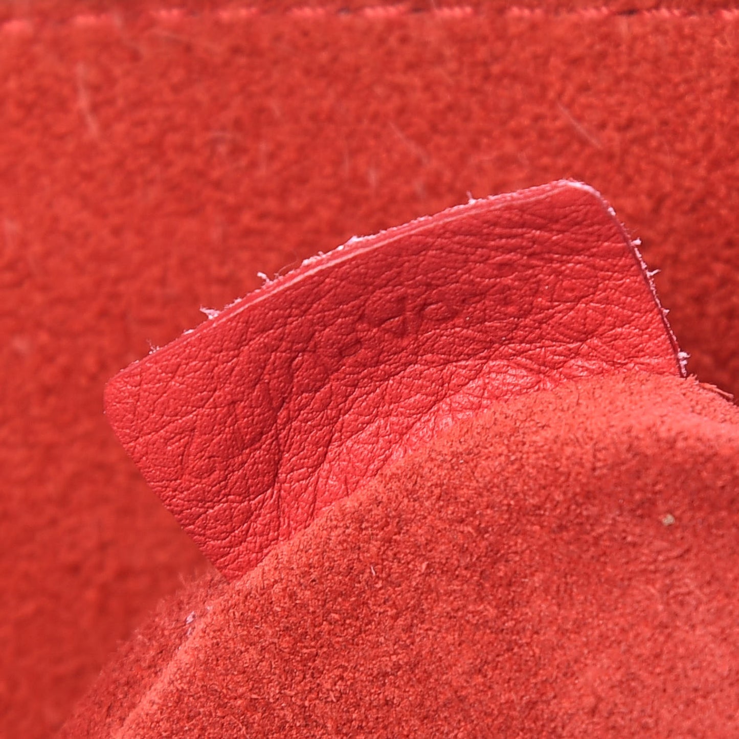 Supple Calfskin Medium Phantom Luggage Vermillion