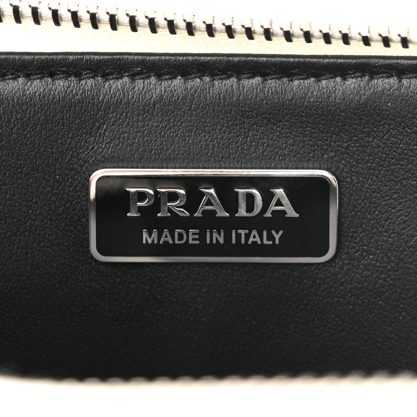 Spazzolato Mini Triangle Chain Crossbody Pouch White