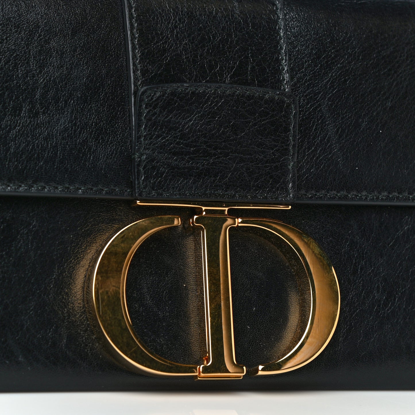 Calfskin 30 Montaigne Chain Pouch Black