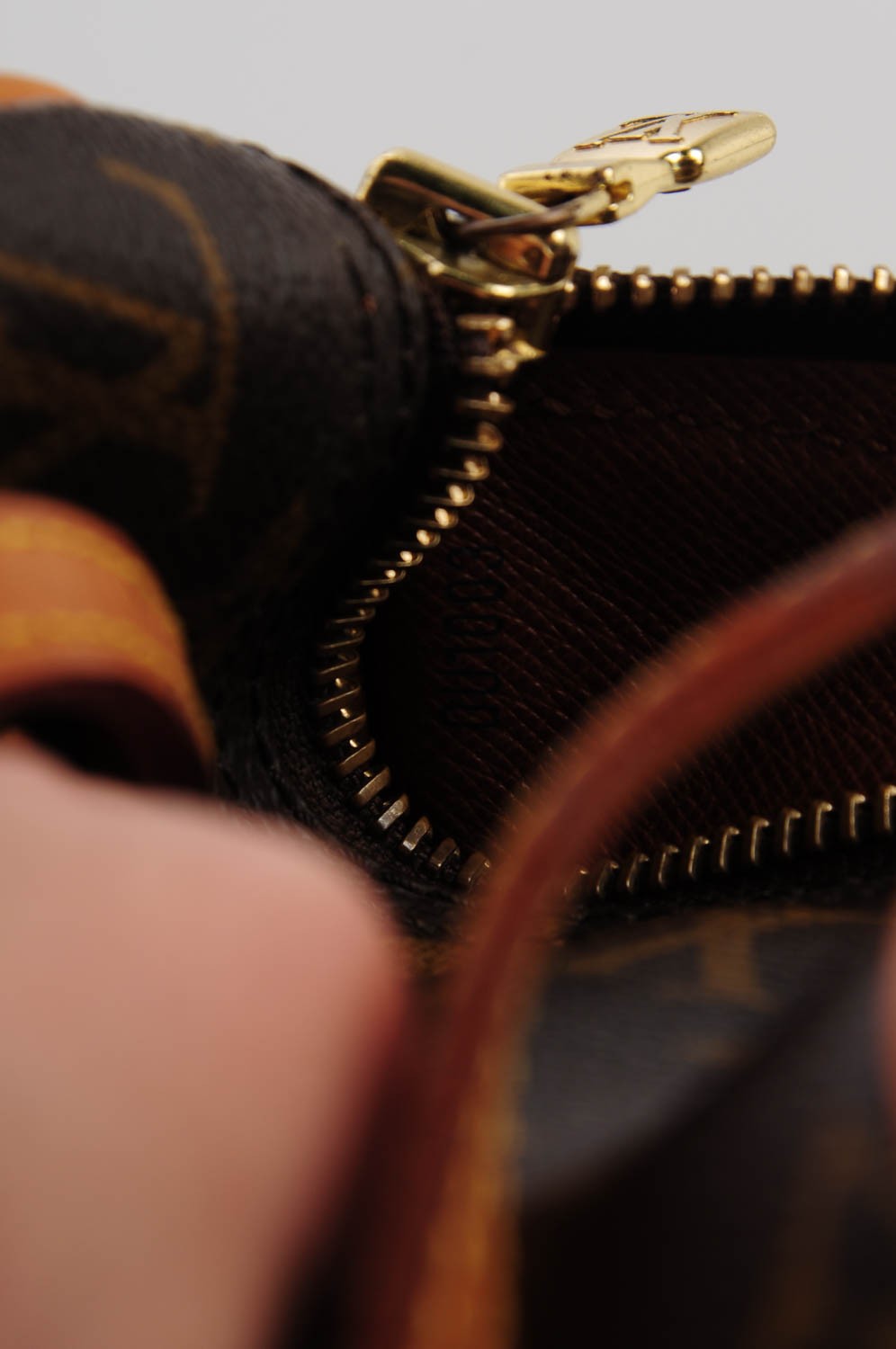 Louis Vuitton Monogram Papillon 19 7 of 8