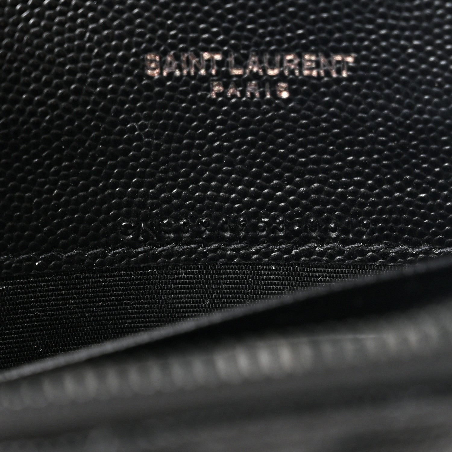 Saint Laurent Grain De Poudre Matelasse Chevron Monogram Monochrome Envelope Chain Wallet Black 7 of 11