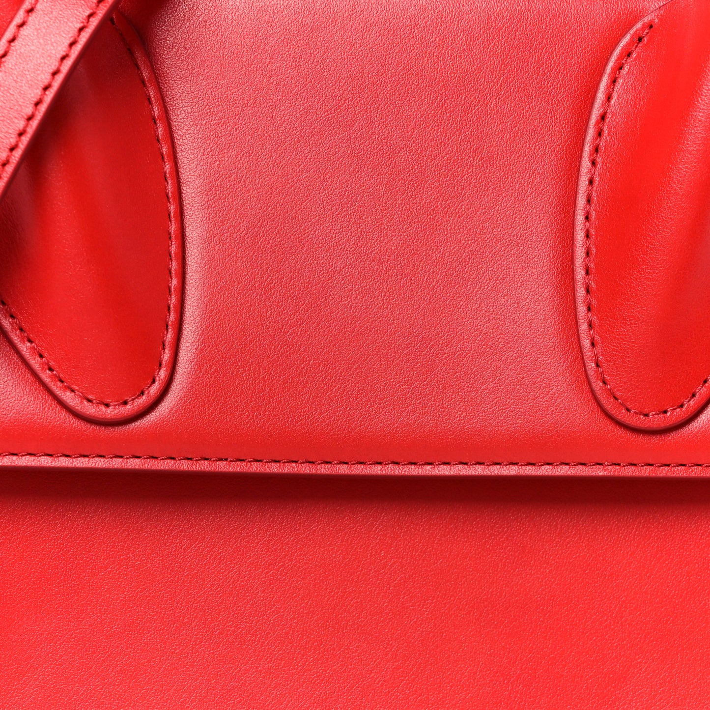 Smooth Calfskin Le Grand Chiquito Red