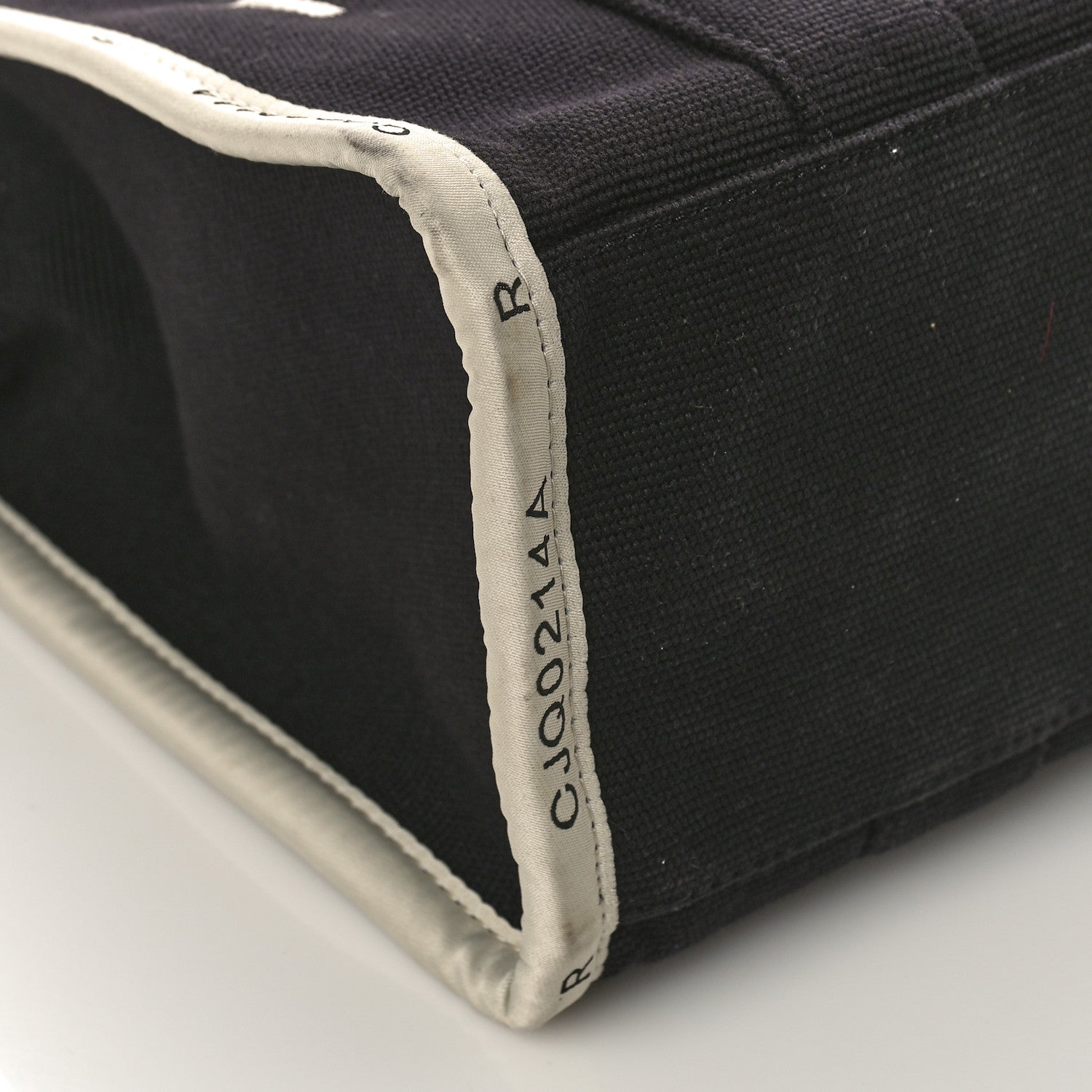 Marc Jacobs Jacquard Medium The Traveler Tote Bag Black 7 of 10