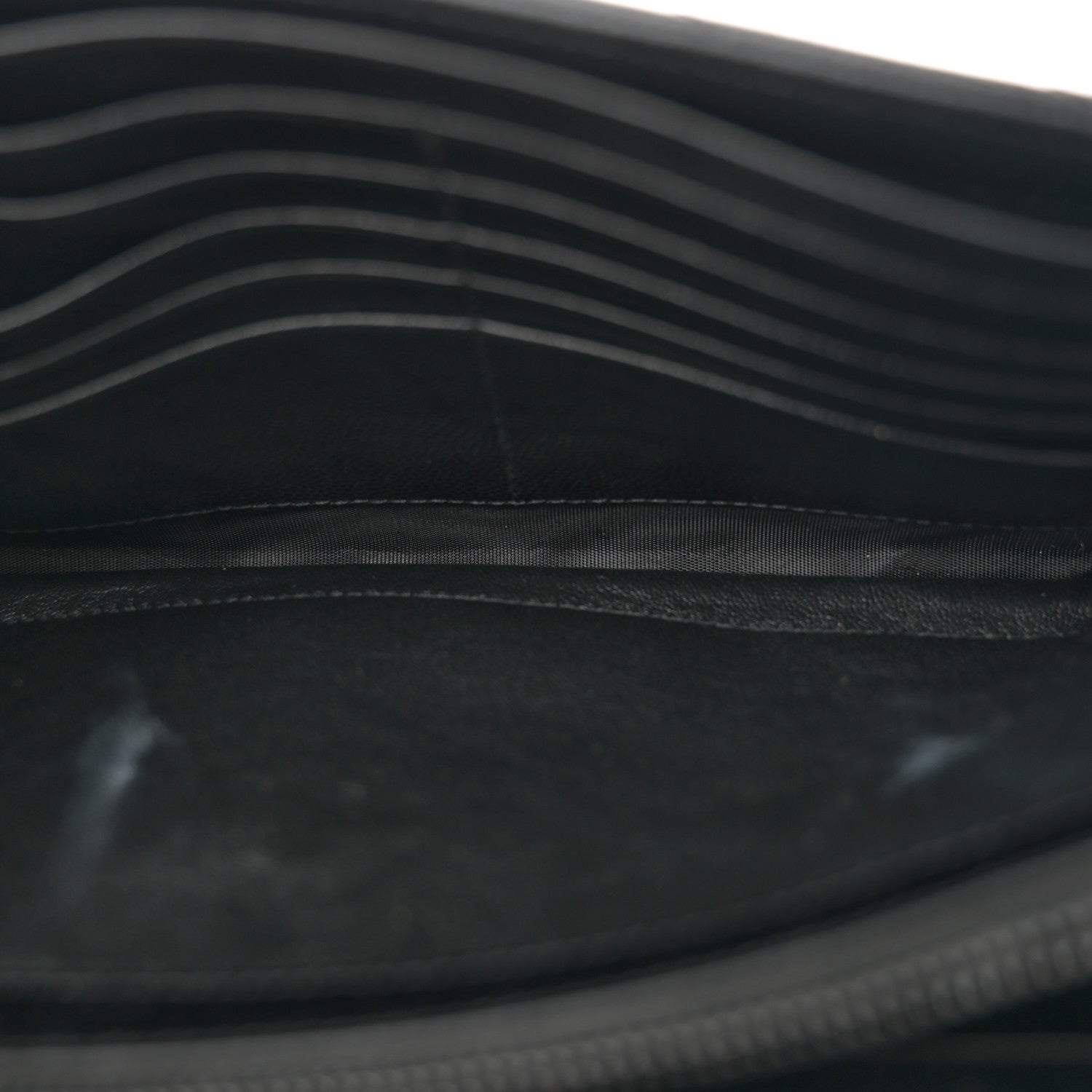 Saint Laurent Grain De Poudre Matelasse Chevron Monogram Monochrome Chain Wallet Black 5 of 13