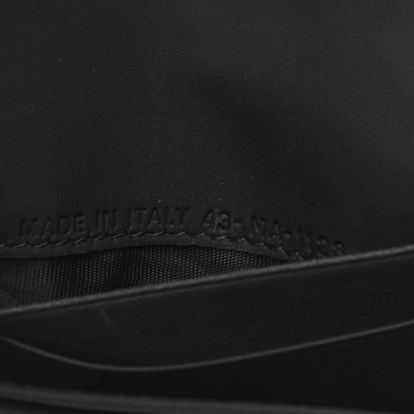 Ultra Matte Calfskin Saddle Card Holder Black
