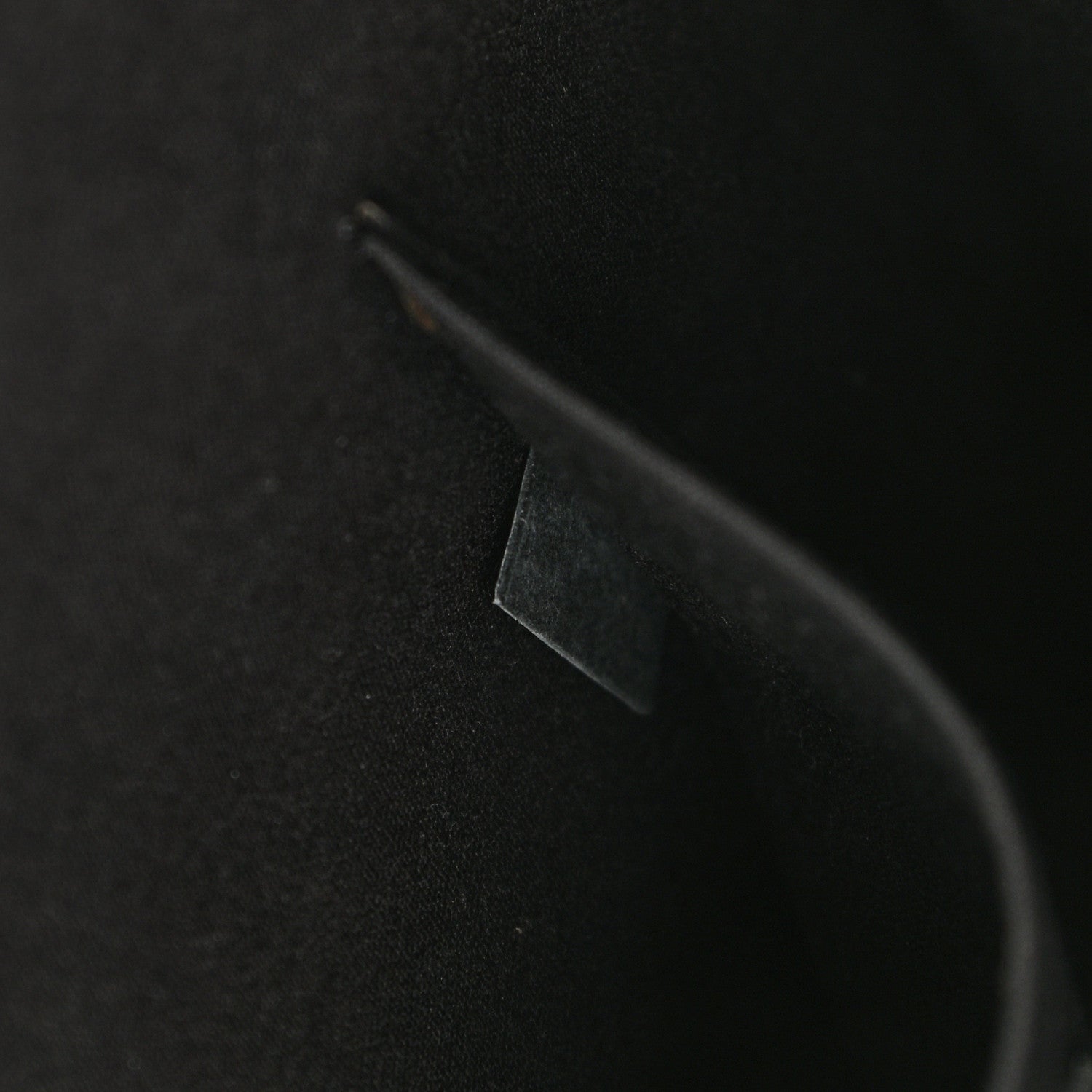 Louis Vuitton Epi Madeleine GM Black 7 of 14