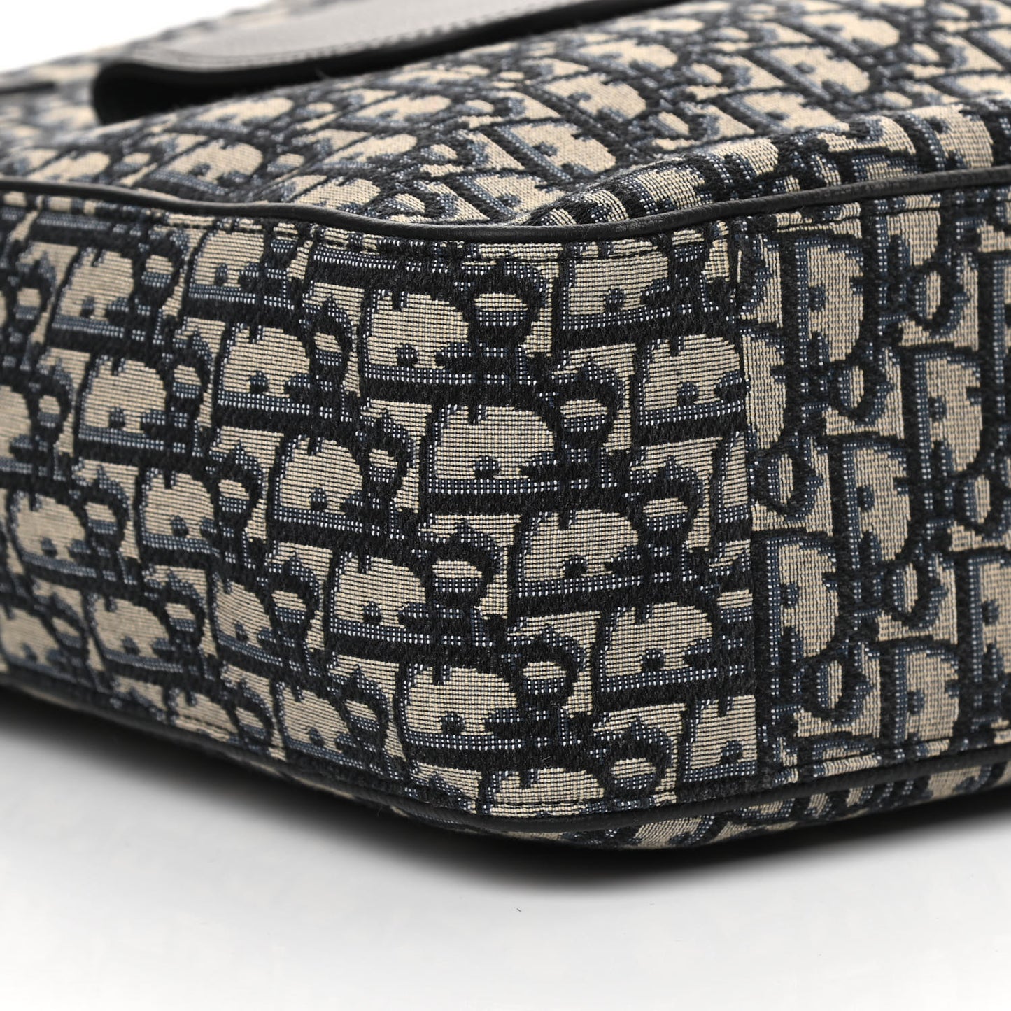 Oblique Saddle Tote Beige Black