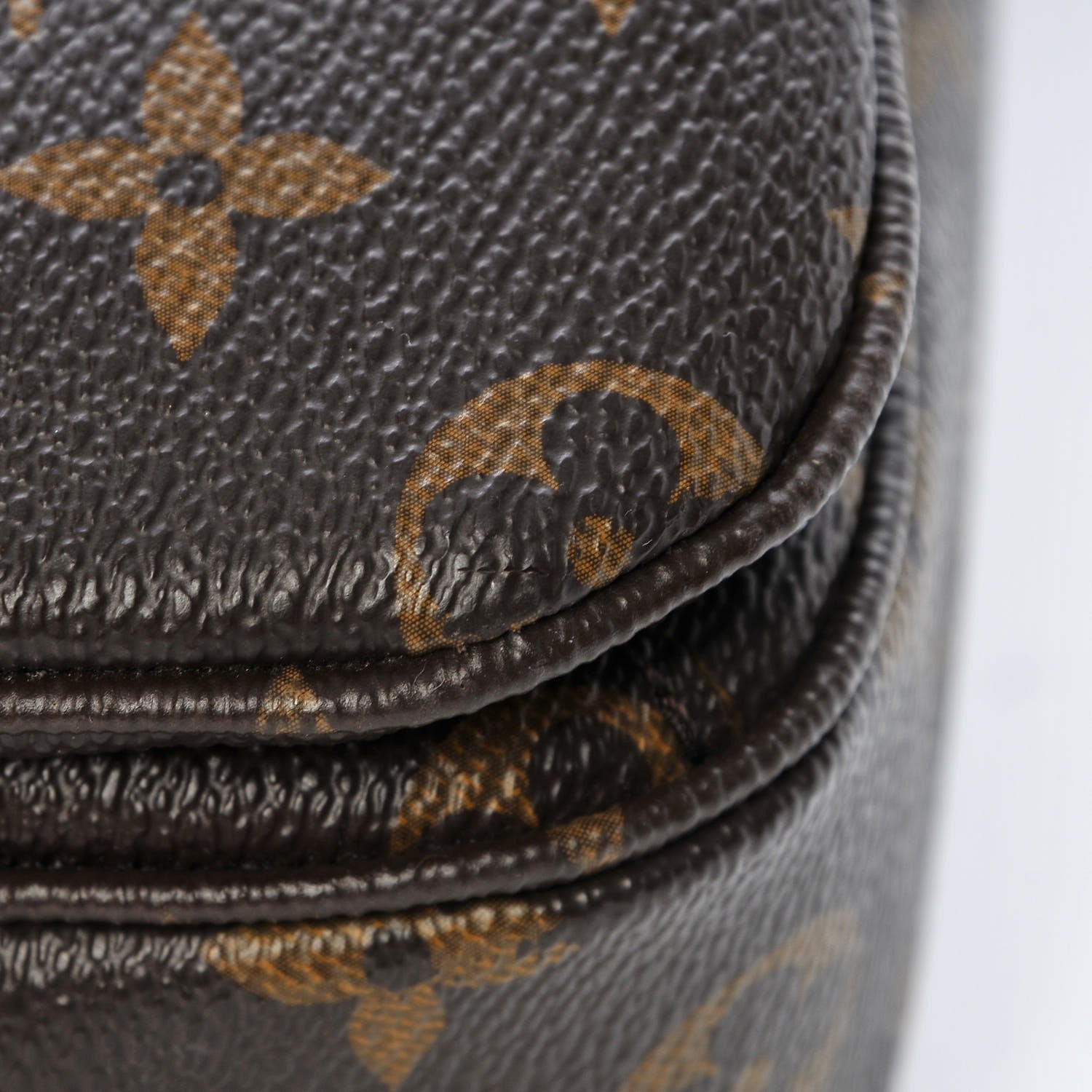 Louis Vuitton Monogram Pochette Metis 9 of 11