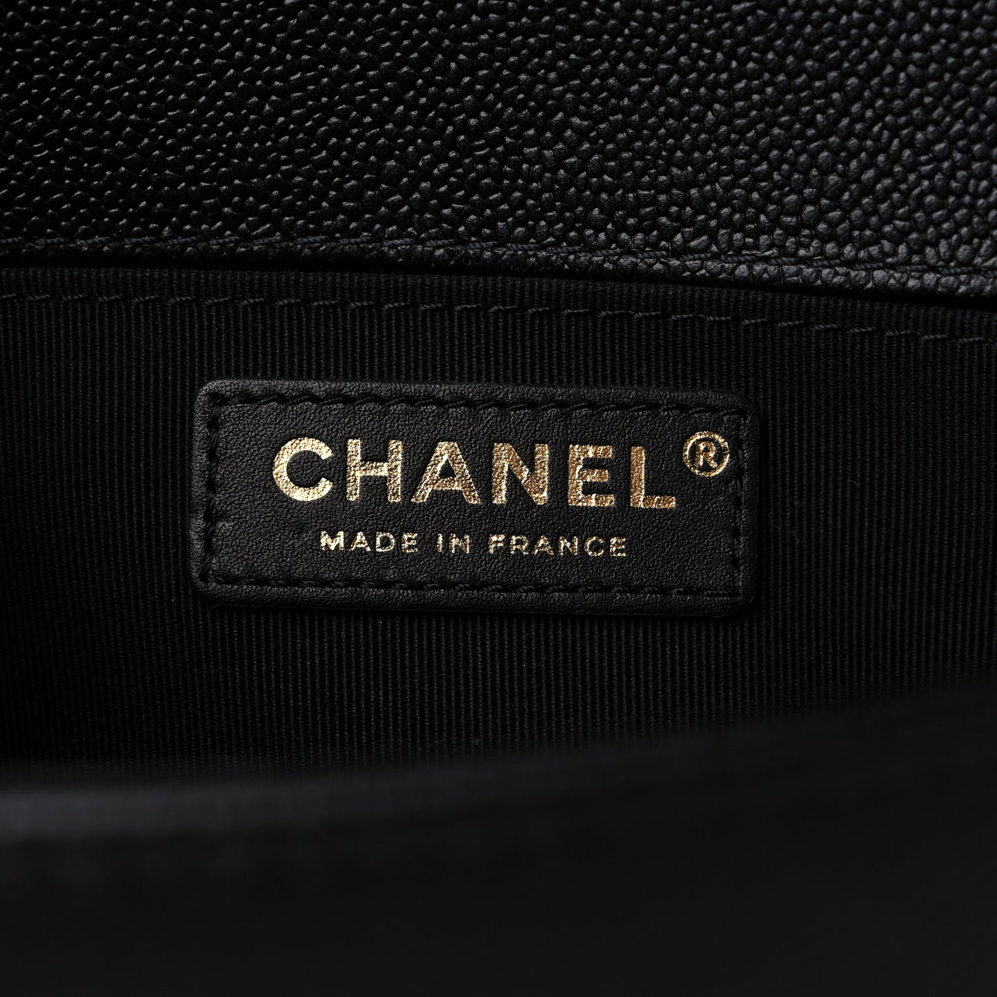 Caviar Quilted Medium Chain Around Boy Flap Black