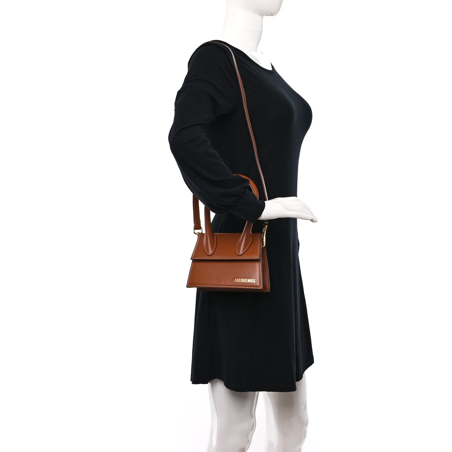 Smooth Calfskin Le Chiquito Moyen Light Brown
