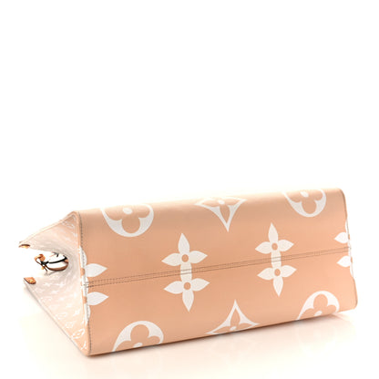 Louis Vuitton Monogram Giant By The Pool OnTheGo GM Brume 4 of 11