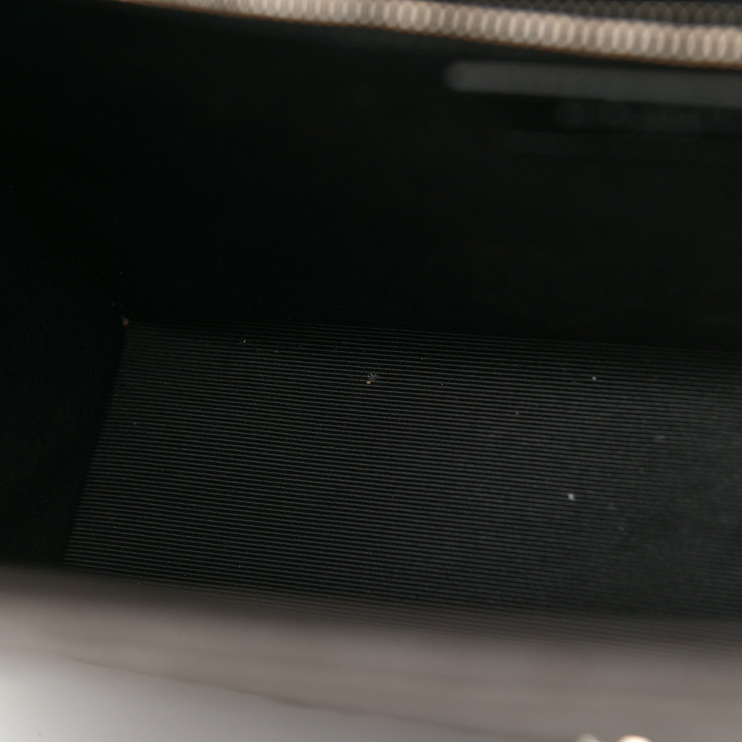 Saint Laurent Grain De Poudre Textured Mixed Matelasse Large Triquilt Monogram Satchel Earth 6 of 10