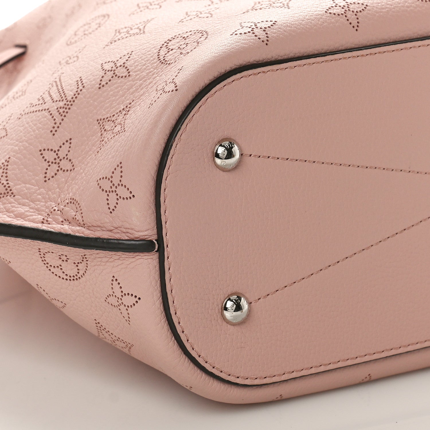 Louis Vuitton Mahina Girolata Magnolia 8 of 9