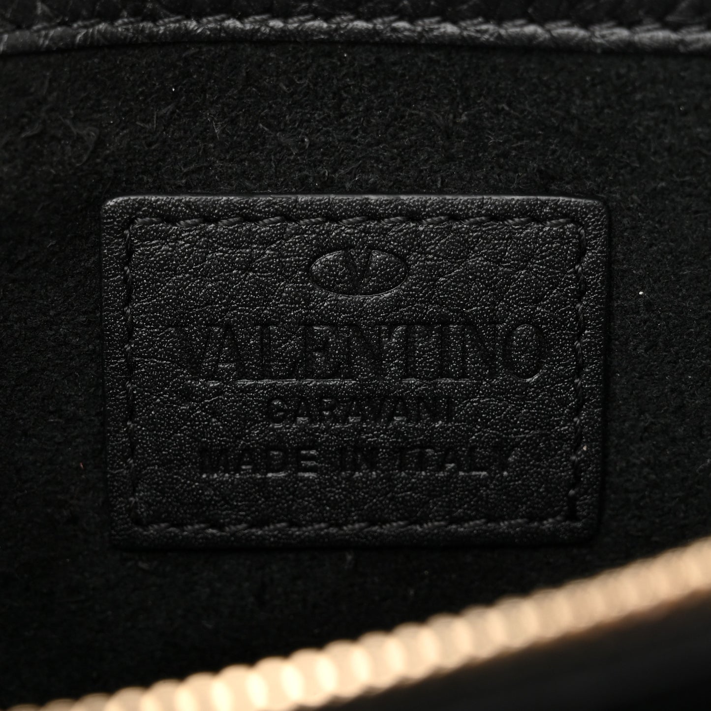 Pebbled Calfskin Rockstud Wallet On Chain Black