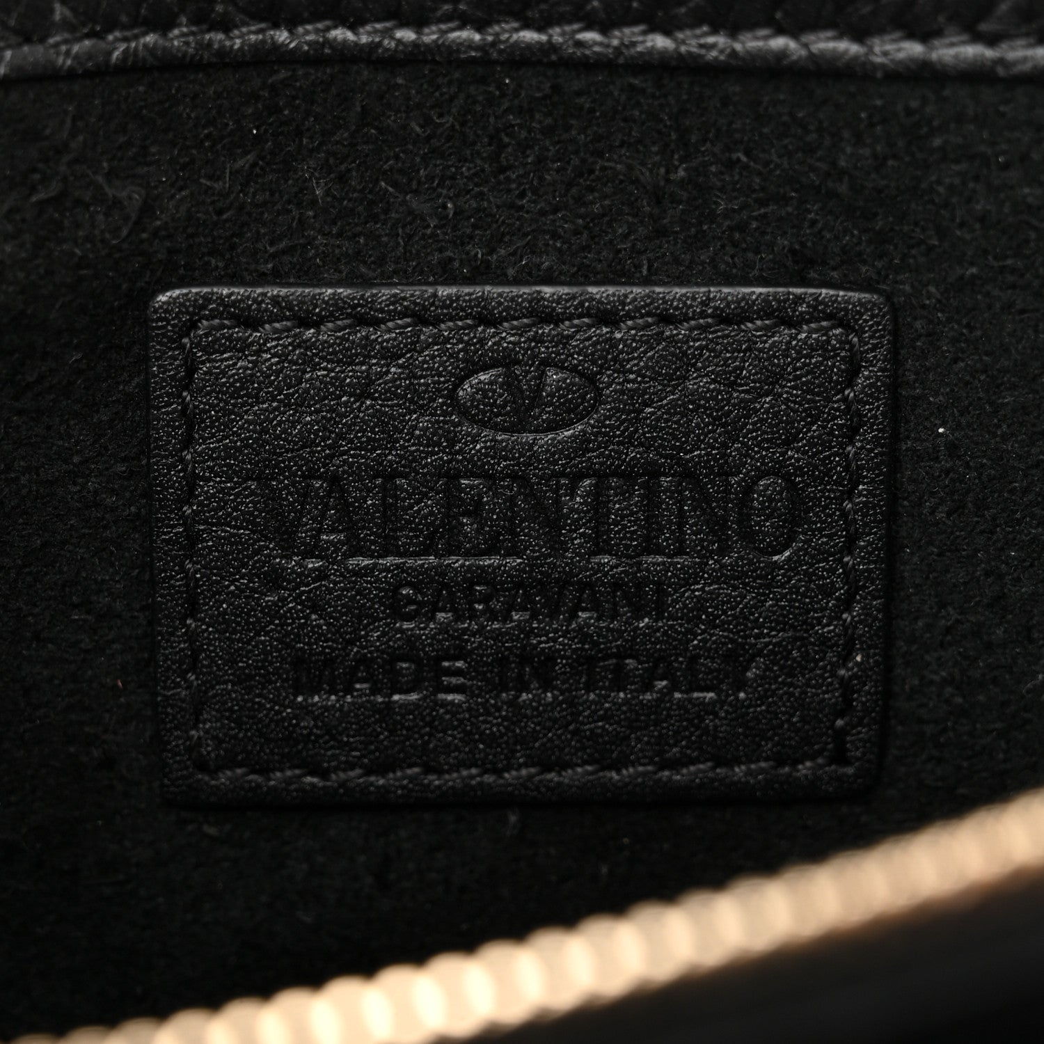 Valentino Garavani Pebbled Calfskin Rockstud Wallet On Chain Black 6 of 13
