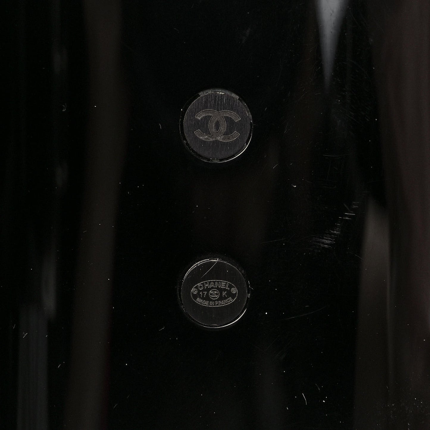 Resin Crystal Pearl CC Cuff Black