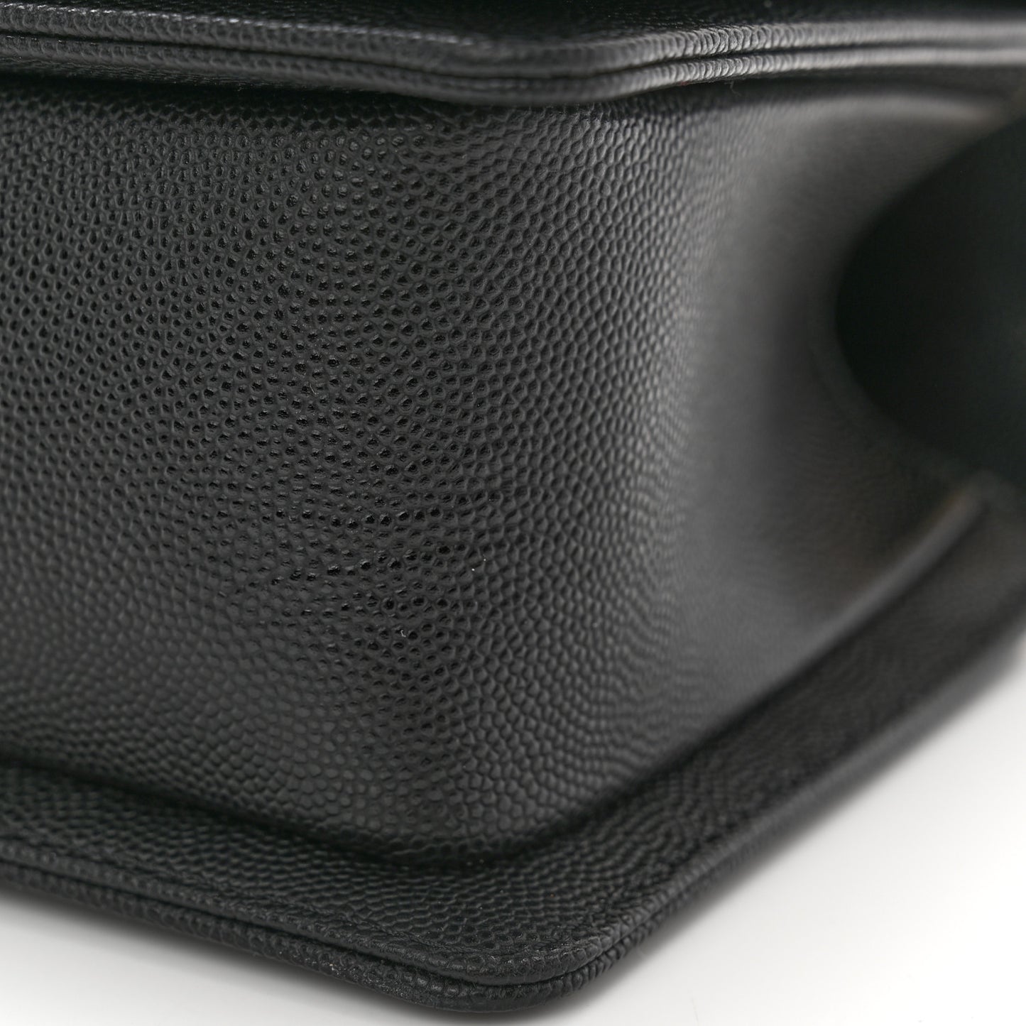 Caviar Quilted Medium Boy Flap Black