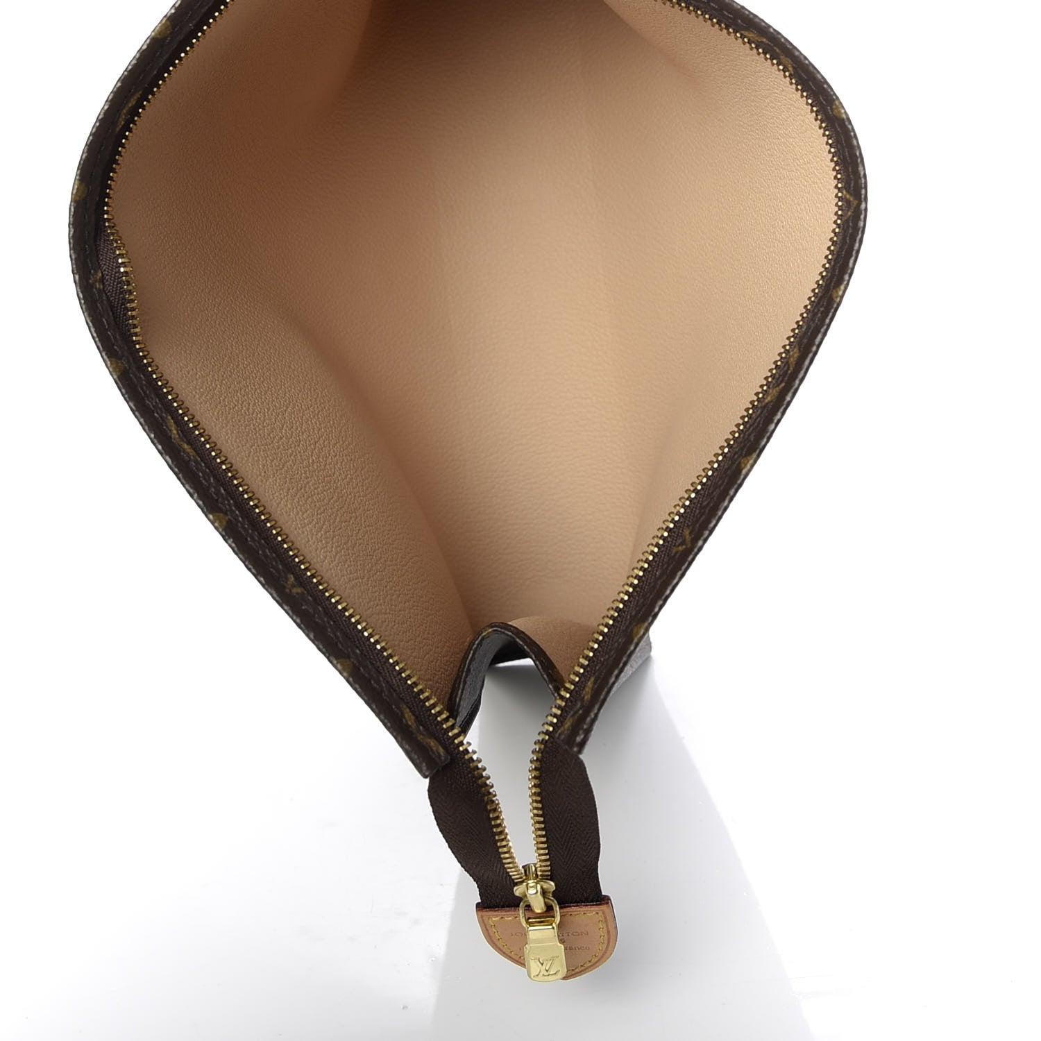 Louis Vuitton Monogram Toiletry Pouch 26 5 of 7