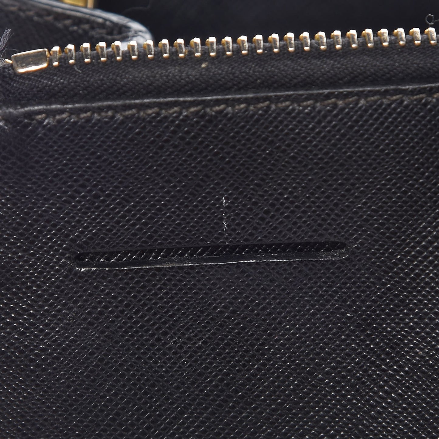 Saffiano Medium Galleria Double Zip Tote Black