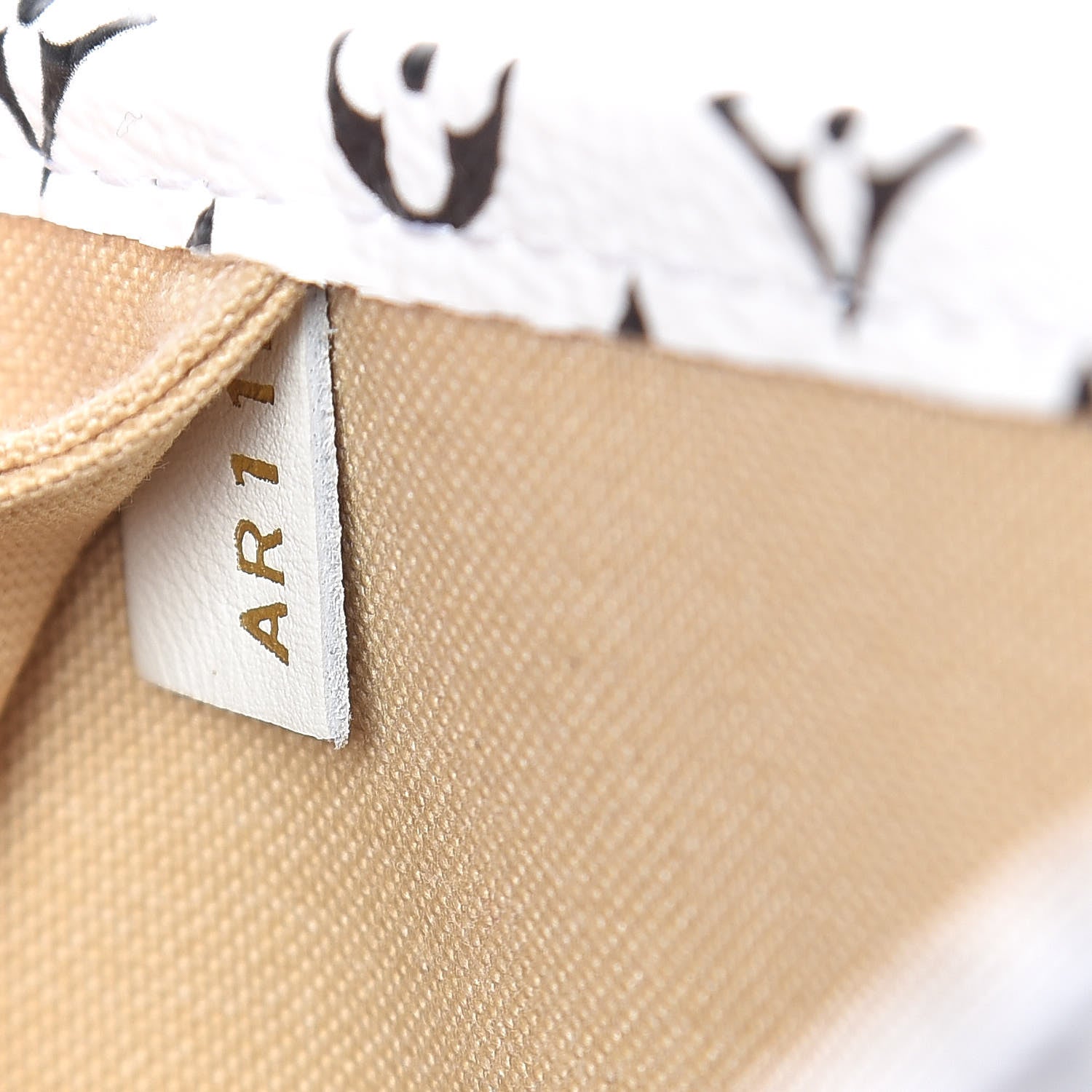 Louis Vuitton Monogram Giant Neverfull MM Kaki 8 of 17