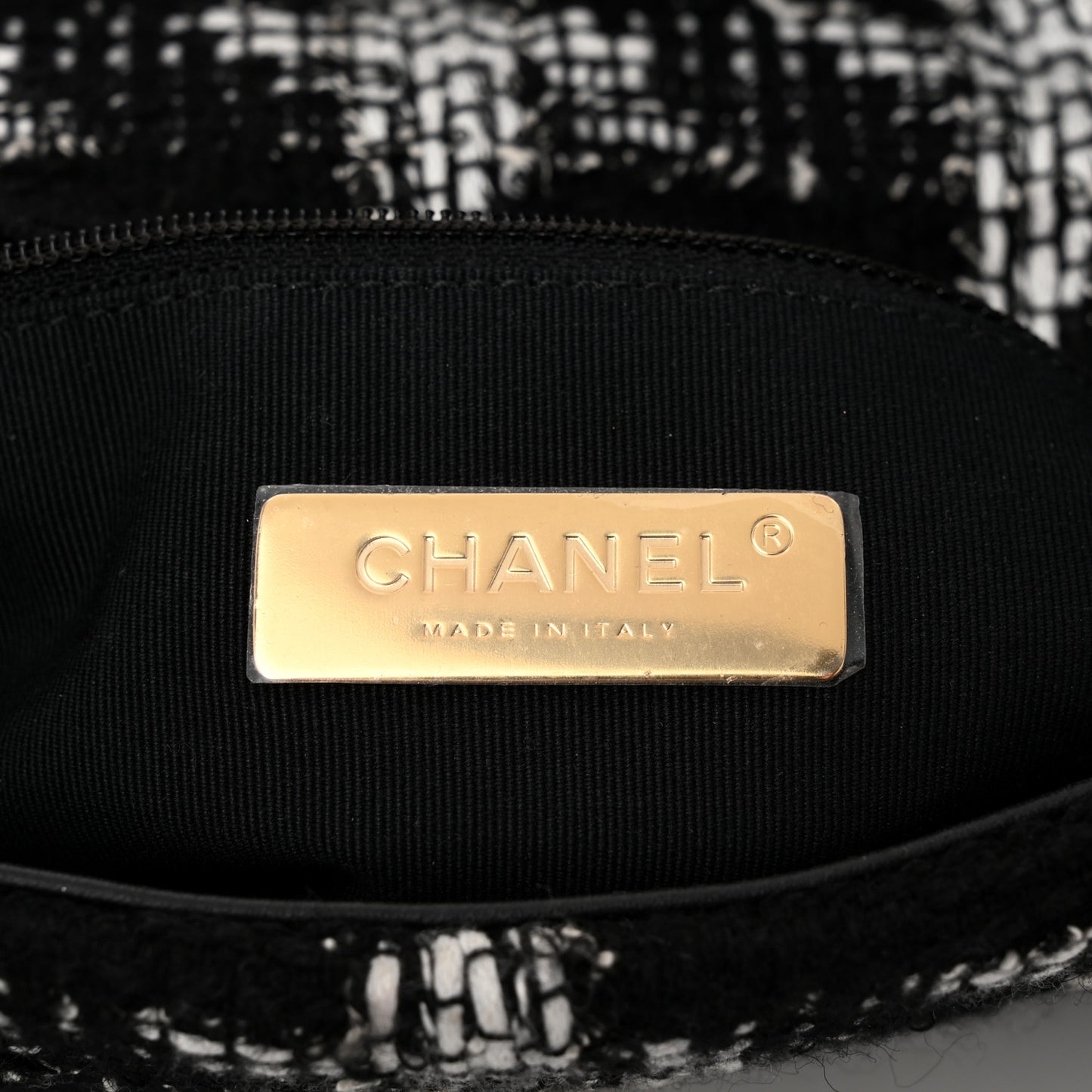 Tweed Houndstooth Quilted Medium Chanel 19 Flap Black White