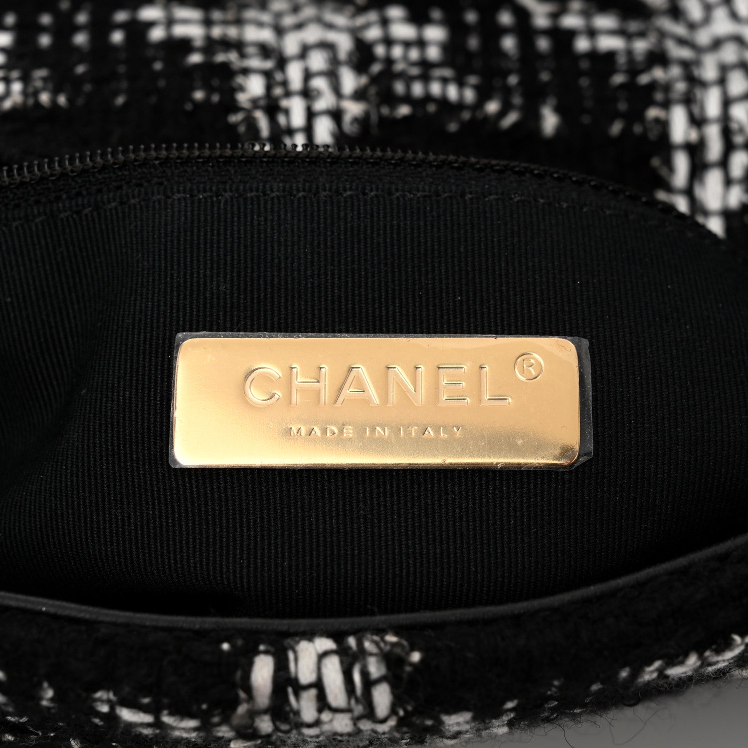 Chanel Tweed Houndstooth Quilted Medium Chanel 19 Flap Black White 6 of 10