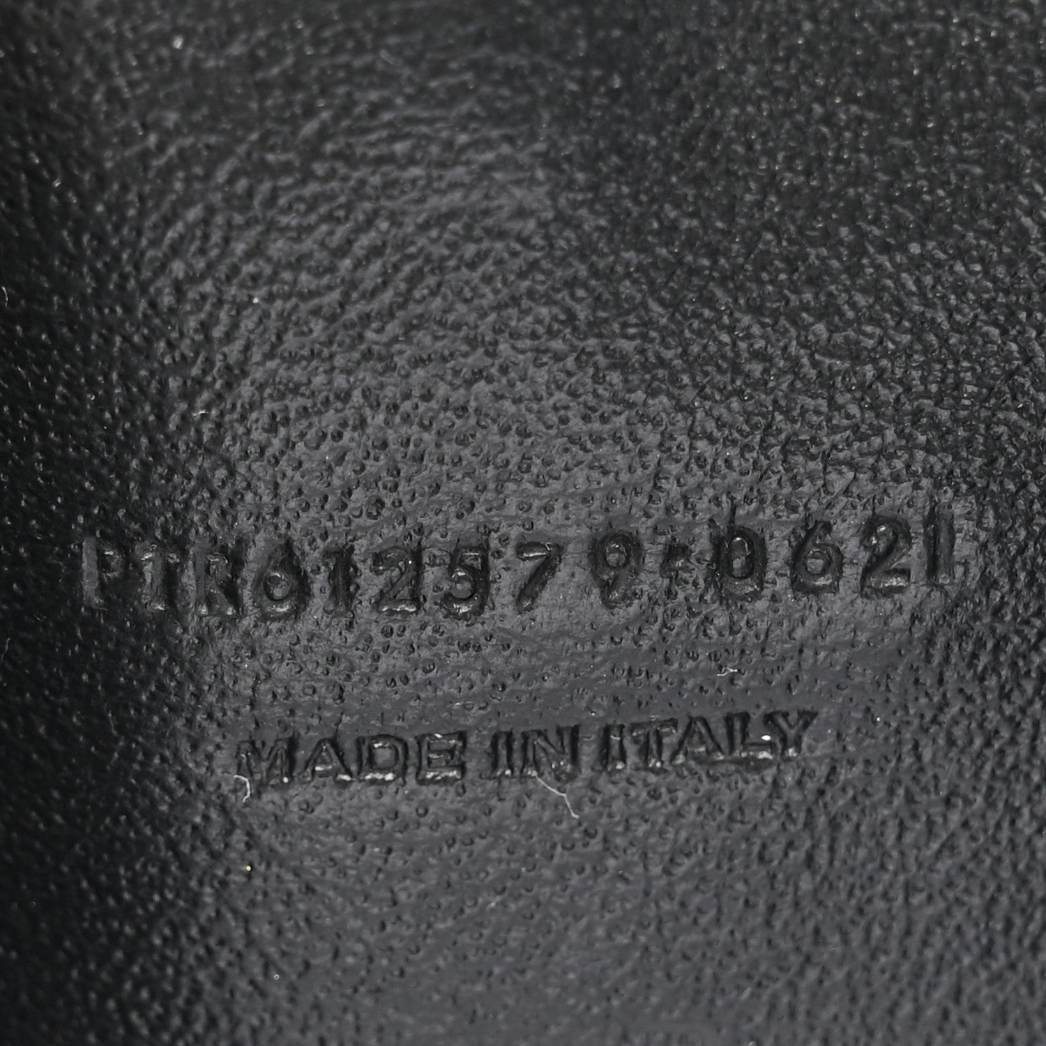 Saint Laurent Grain De Poudre Matelasse Monochrome Monogram Mini Lou Camera Bag Black 7 of 11