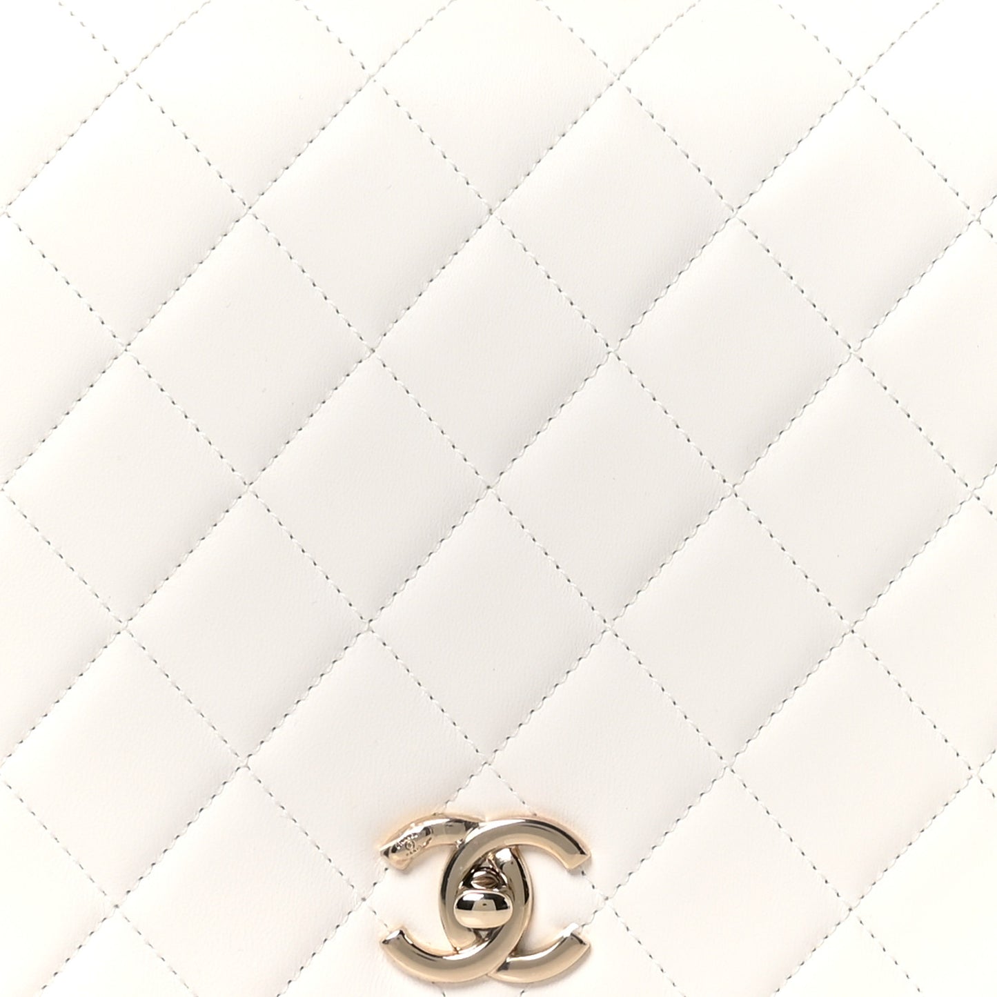 Lambskin Quilted Medium Carry Chic Flap White