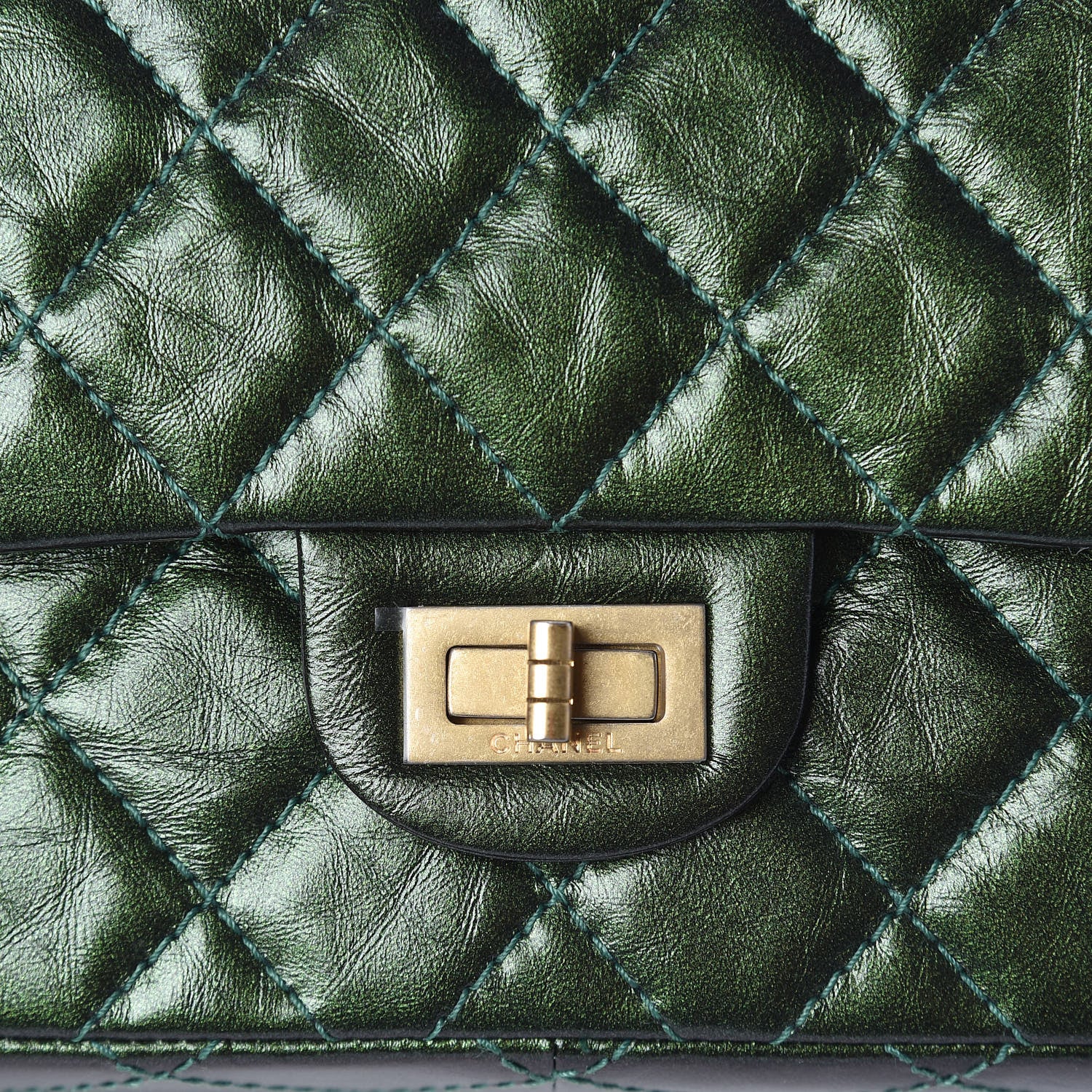Chanel Metallic Calfskin Quilted 2.55 Reissue 226 Flap Green 10 of 10