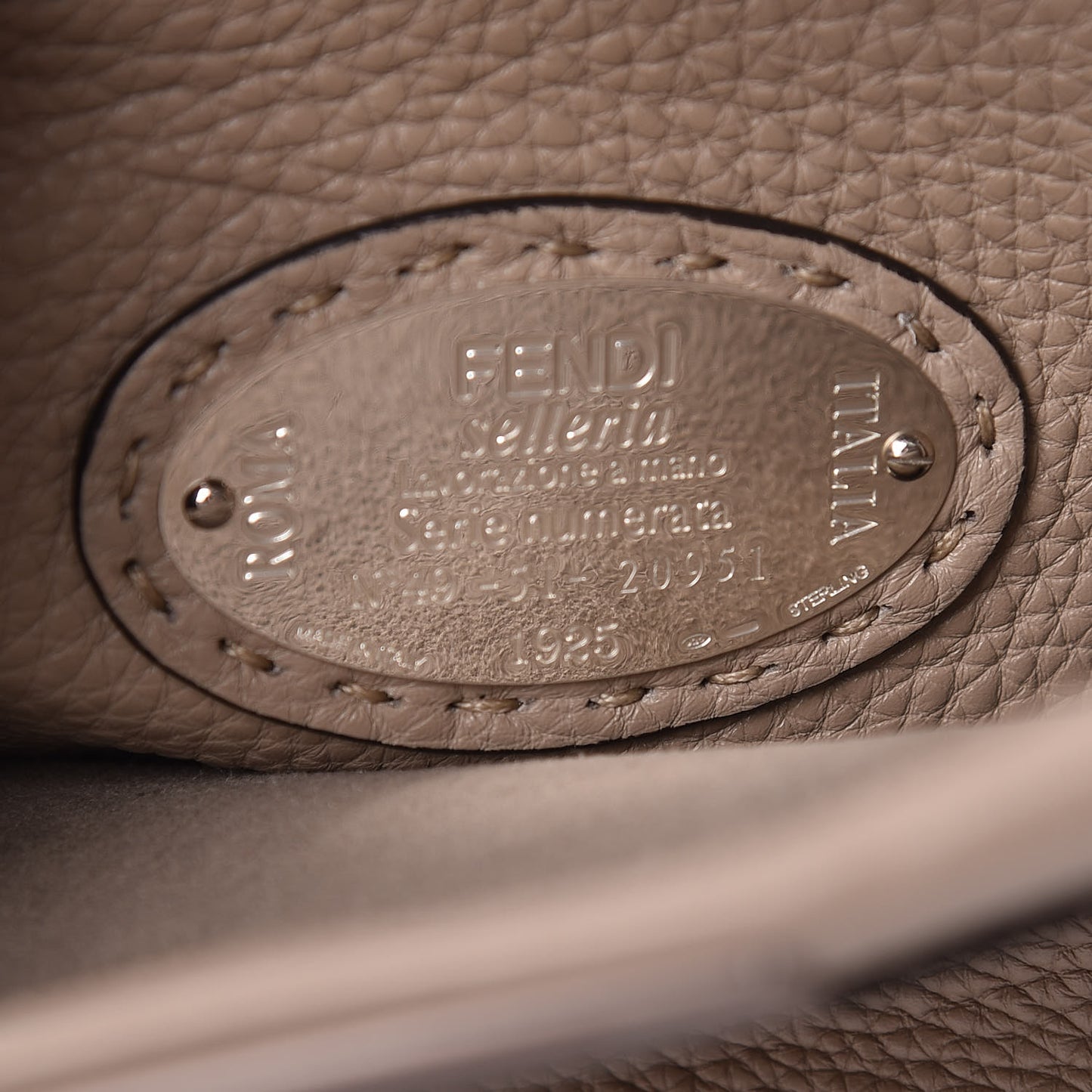 Cuoio Romano Selleria Medium Peekaboo Iconic Satchel Corda