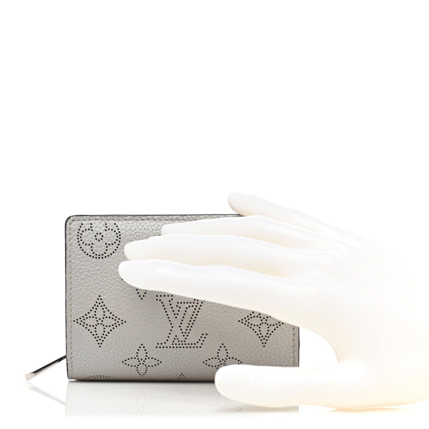 Louis Vuitton Mahina Clea Wallet Gris Souris 2 of 11